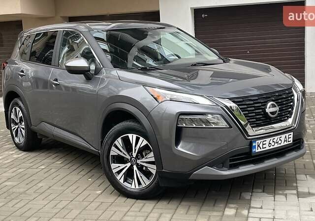 Серый Ниссан Rogue, объемом двигателя 1.5 л и пробегом 56 тыс. км за 21950 $, фото 1 на Automoto.ua