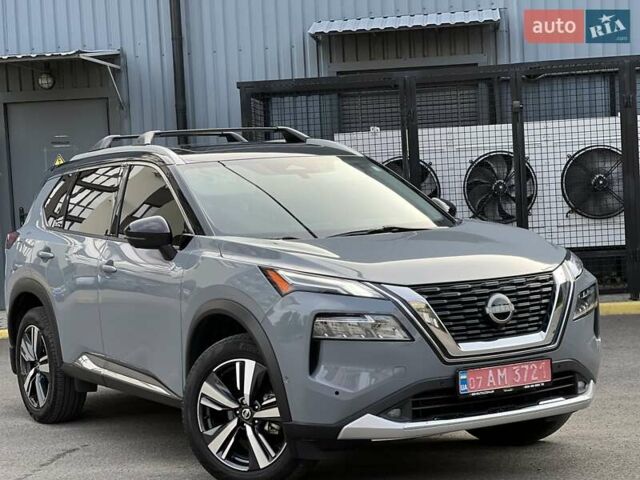 Серый Ниссан Rogue, объемом двигателя 1.5 л и пробегом 80 тыс. км за 29399 $, фото 2 на Automoto.ua