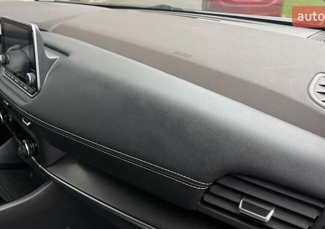 Серый Ниссан Rogue, объемом двигателя 1.5 л и пробегом 56 тыс. км за 21950 $, фото 31 на Automoto.ua