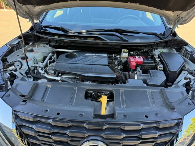 Серый Ниссан Rogue, объемом двигателя 1.5 л и пробегом 37 тыс. км за 26200 $, фото 22 на Automoto.ua