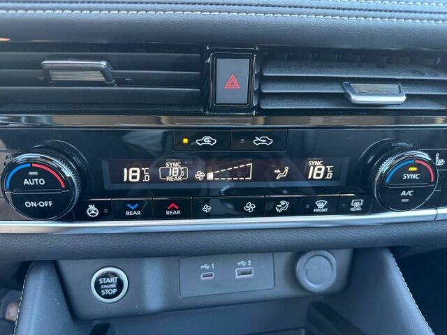 Серый Ниссан Rogue, объемом двигателя 1.5 л и пробегом 37 тыс. км за 26200 $, фото 14 на Automoto.ua