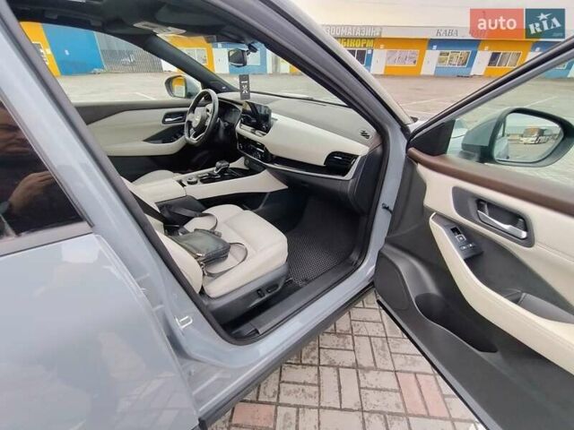 Серый Ниссан Rogue, объемом двигателя 1.5 л и пробегом 87 тыс. км за 24000 $, фото 9 на Automoto.ua