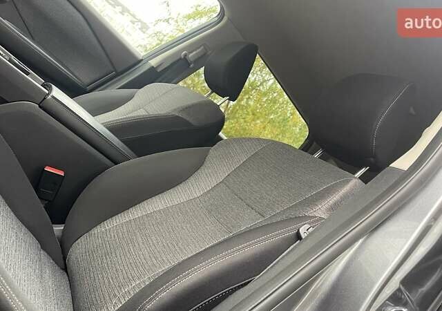 Серый Ниссан Rogue, объемом двигателя 1.5 л и пробегом 56 тыс. км за 21950 $, фото 23 на Automoto.ua