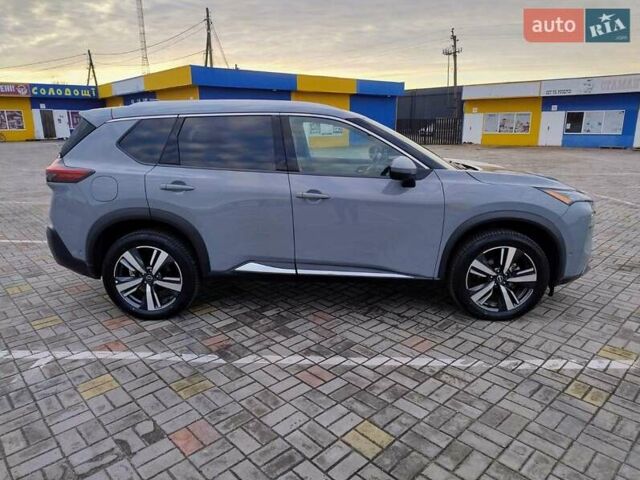 Серый Ниссан Rogue, объемом двигателя 1.5 л и пробегом 87 тыс. км за 24000 $, фото 3 на Automoto.ua