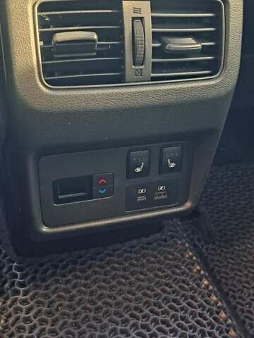 Сірий Ніссан Rogue, об'ємом двигуна 1.5 л та пробігом 45 тис. км за 28000 $, фото 7 на Automoto.ua