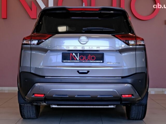 Серый Ниссан Rogue, объемом двигателя 1.5 л и пробегом 46 тыс. км за 24900 $, фото 5 на Automoto.ua