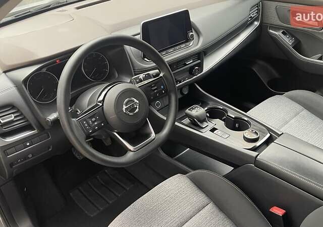 Серый Ниссан Rogue, объемом двигателя 1.5 л и пробегом 56 тыс. км за 21950 $, фото 21 на Automoto.ua