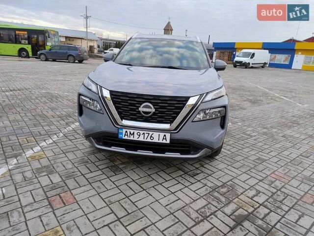 Серый Ниссан Rogue, объемом двигателя 1.5 л и пробегом 87 тыс. км за 24000 $, фото 1 на Automoto.ua