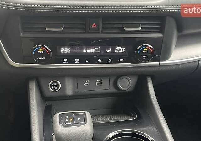 Серый Ниссан Rogue, объемом двигателя 1.5 л и пробегом 56 тыс. км за 21950 $, фото 41 на Automoto.ua