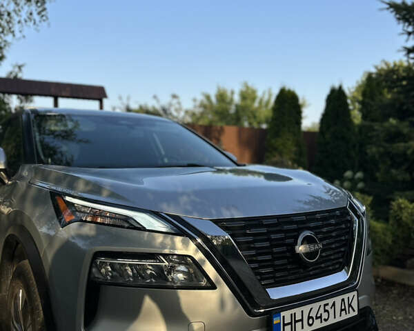 Сірий Ніссан Rogue, об'ємом двигуна 1.5 л та пробігом 62 тис. км за 22000 $, фото 6 на Automoto.ua