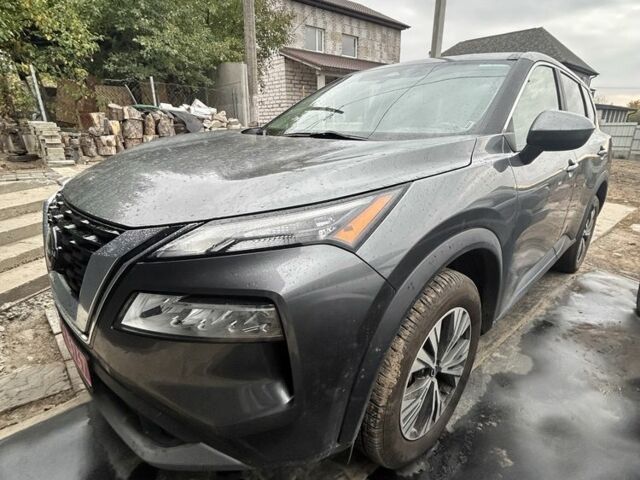 Сірий Ніссан Rogue, об'ємом двигуна 1.5 л та пробігом 82 тис. км за 22300 $, фото 4 на Automoto.ua
