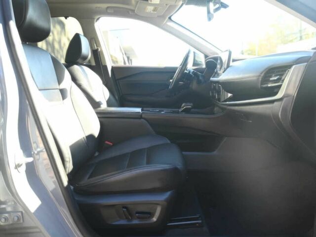 Серый Ниссан Rogue, объемом двигателя 1.5 л и пробегом 16 тыс. км за 10200 $, фото 11 на Automoto.ua