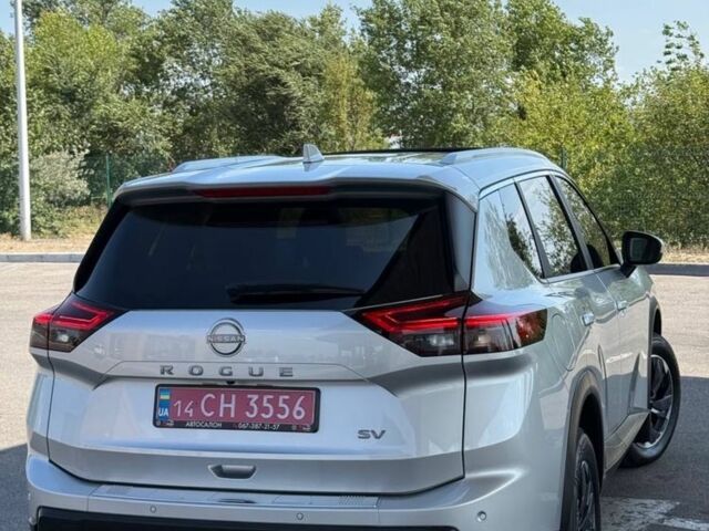 Сірий Ніссан Rogue, об'ємом двигуна 0 л та пробігом 6 тис. км за 25800 $, фото 1 на Automoto.ua