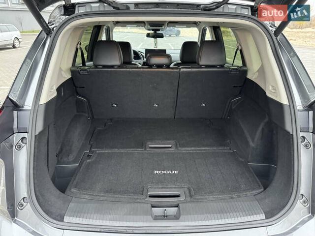 Серый Ниссан Rogue, объемом двигателя 1.5 л и пробегом 3 тыс. км за 26700 $, фото 44 на Automoto.ua