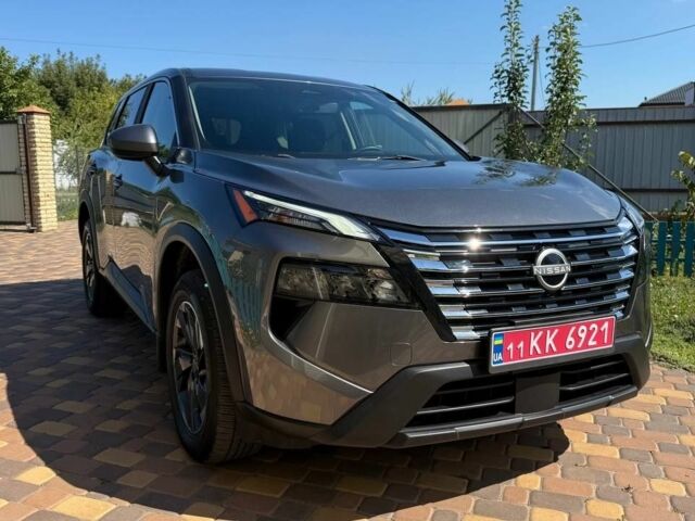 Серый Ниссан Rogue, объемом двигателя 1.5 л и пробегом 15 тыс. км за 646 $, фото 3 на Automoto.ua