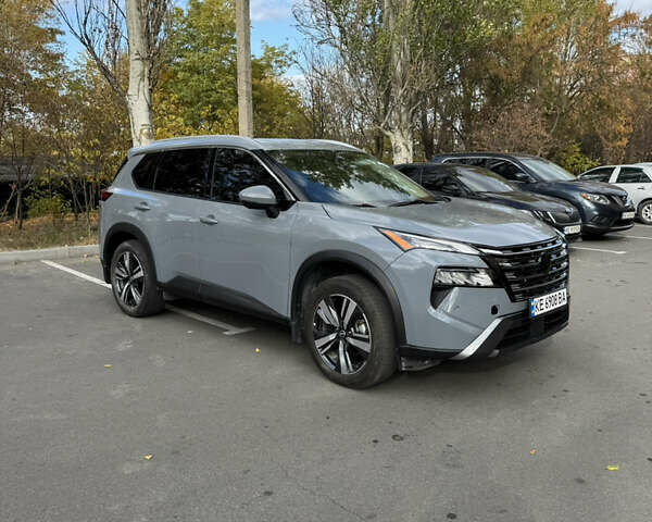 Сірий Ніссан Rogue, об'ємом двигуна 1.5 л та пробігом 17 тис. км за 27900 $, фото 2 на Automoto.ua