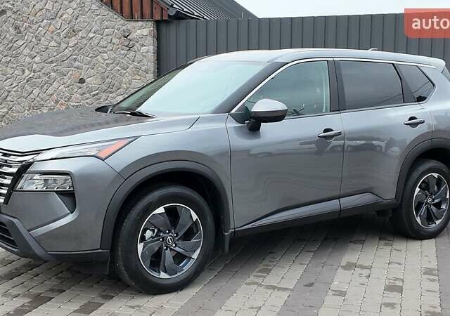 Сірий Ніссан Rogue, об'ємом двигуна 1.5 л та пробігом 4 тис. км за 25800 $, фото 3 на Automoto.ua