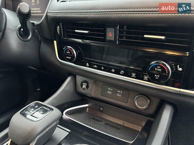 Серый Ниссан Rogue, объемом двигателя 1.5 л и пробегом 3 тыс. км за 26700 $, фото 49 на Automoto.ua