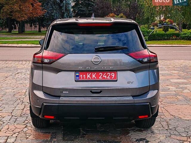 Серый Ниссан Rogue, объемом двигателя 1.5 л и пробегом 14 тыс. км за 24000 $, фото 11 на Automoto.ua