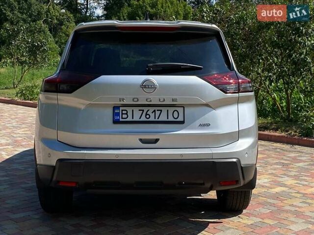 Серый Ниссан Rogue, объемом двигателя 1.5 л и пробегом 2 тыс. км за 27300 $, фото 5 на Automoto.ua