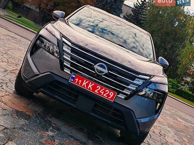 Серый Ниссан Rogue, объемом двигателя 1.5 л и пробегом 14 тыс. км за 24000 $, фото 1 на Automoto.ua