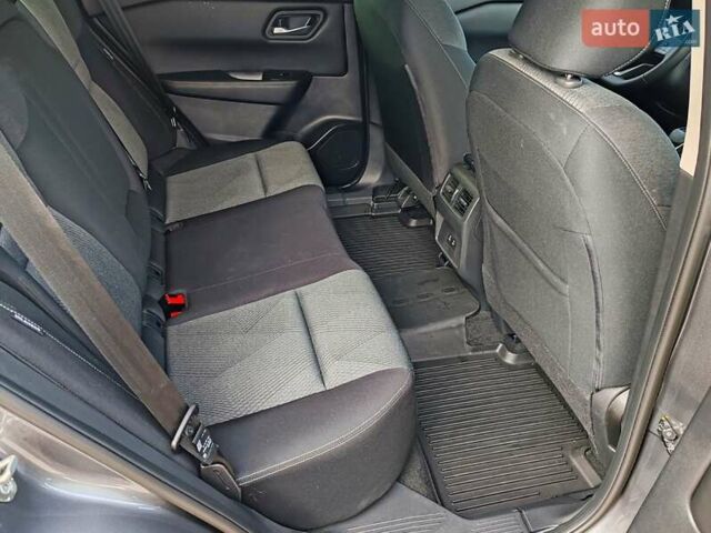 Серый Ниссан Rogue, объемом двигателя 1.5 л и пробегом 14 тыс. км за 24000 $, фото 25 на Automoto.ua