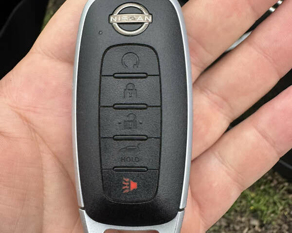 Серый Ниссан Rogue, объемом двигателя 1.5 л и пробегом 3 тыс. км за 26700 $, фото 53 на Automoto.ua