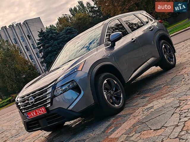 Серый Ниссан Rogue, объемом двигателя 1.5 л и пробегом 14 тыс. км за 25000 $, фото 7 на Automoto.ua