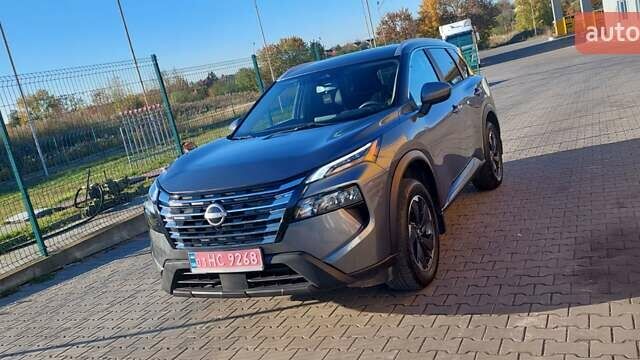 Серый Ниссан Rogue, объемом двигателя 1.5 л и пробегом 10 тыс. км за 24300 $, фото 7 на Automoto.ua