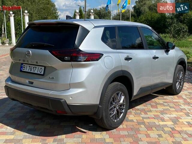 Серый Ниссан Rogue, объемом двигателя 1.5 л и пробегом 2 тыс. км за 27300 $, фото 7 на Automoto.ua