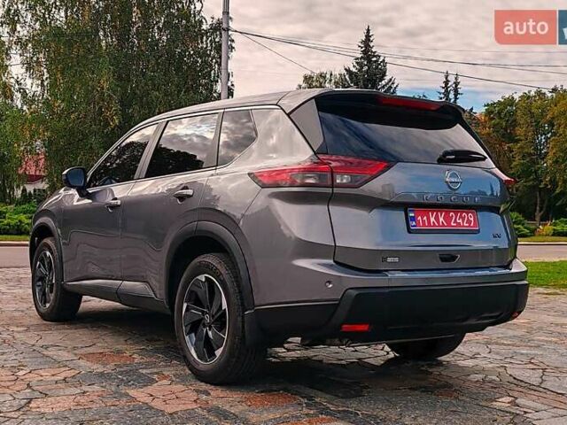 Серый Ниссан Rogue, объемом двигателя 1.5 л и пробегом 14 тыс. км за 25000 $, фото 8 на Automoto.ua
