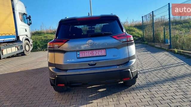 Серый Ниссан Rogue, объемом двигателя 1.5 л и пробегом 10 тыс. км за 24300 $, фото 3 на Automoto.ua