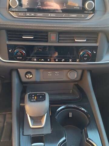 Серый Ниссан Rogue, объемом двигателя 1.5 л и пробегом 10 тыс. км за 24300 $, фото 21 на Automoto.ua