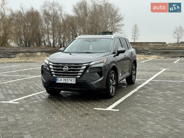 Серый Ниссан Rogue, объемом двигателя 1.5 л и пробегом 3 тыс. км за 26700 $, фото 1 на Automoto.ua