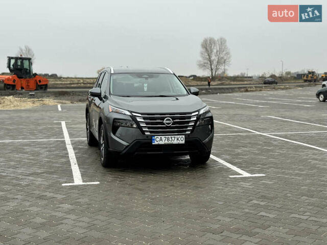 Серый Ниссан Rogue, объемом двигателя 1.5 л и пробегом 3 тыс. км за 26700 $, фото 2 на Automoto.ua