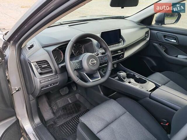 Серый Ниссан Rogue, объемом двигателя 1.5 л и пробегом 14 тыс. км за 24000 $, фото 27 на Automoto.ua