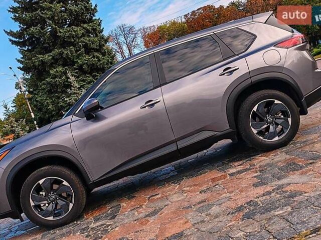 Серый Ниссан Rogue, объемом двигателя 1.5 л и пробегом 14 тыс. км за 24000 $, фото 7 на Automoto.ua