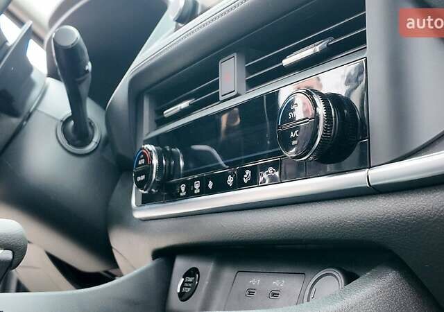 Сірий Ніссан Rogue, об'ємом двигуна 1.5 л та пробігом 4 тис. км за 25800 $, фото 26 на Automoto.ua