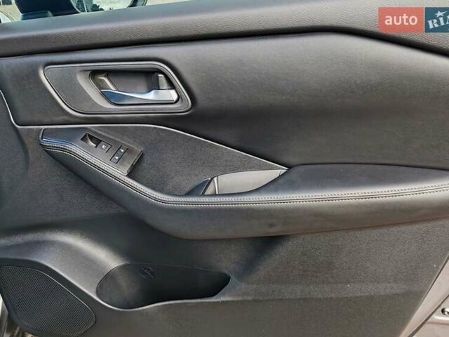 Серый Ниссан Rogue, объемом двигателя 1.5 л и пробегом 14 тыс. км за 24000 $, фото 24 на Automoto.ua