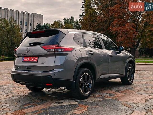 Серый Ниссан Rogue, объемом двигателя 1.5 л и пробегом 14 тыс. км за 24000 $, фото 13 на Automoto.ua