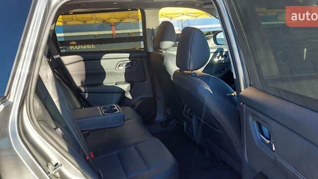 Серый Ниссан Rogue, объемом двигателя 1.5 л и пробегом 10 тыс. км за 24300 $, фото 16 на Automoto.ua