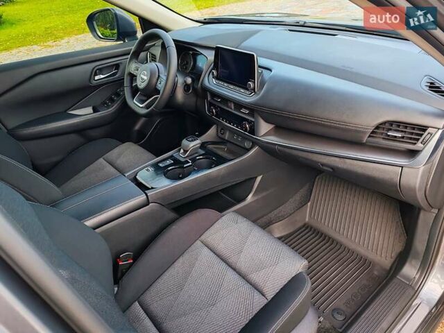 Серый Ниссан Rogue, объемом двигателя 1.5 л и пробегом 14 тыс. км за 24000 $, фото 21 на Automoto.ua