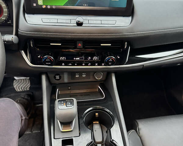 Серый Ниссан Rogue, объемом двигателя 1.5 л и пробегом 3 тыс. км за 26700 $, фото 35 на Automoto.ua