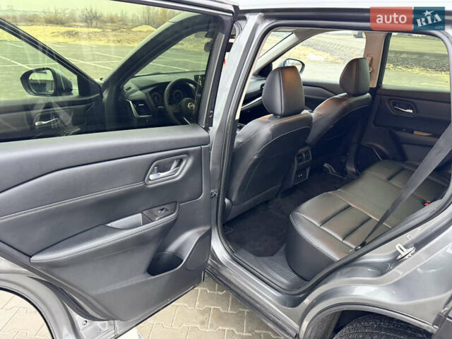 Серый Ниссан Rogue, объемом двигателя 1.5 л и пробегом 3 тыс. км за 26700 $, фото 41 на Automoto.ua
