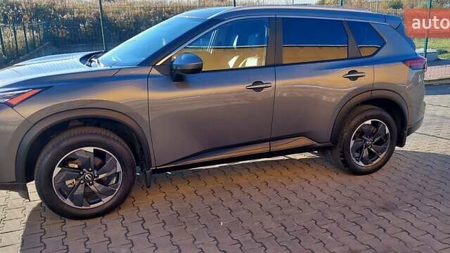 Серый Ниссан Rogue, объемом двигателя 1.5 л и пробегом 10 тыс. км за 24300 $, фото 1 на Automoto.ua