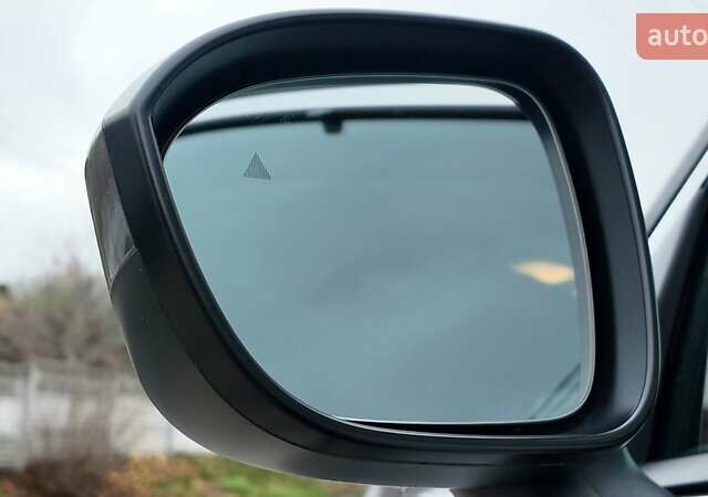 Сірий Ніссан Rogue, об'ємом двигуна 1.5 л та пробігом 4 тис. км за 25800 $, фото 6 на Automoto.ua