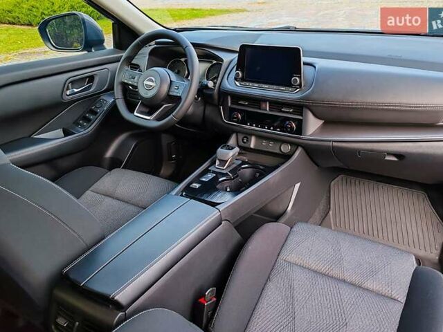 Серый Ниссан Rogue, объемом двигателя 1.5 л и пробегом 14 тыс. км за 24000 $, фото 22 на Automoto.ua