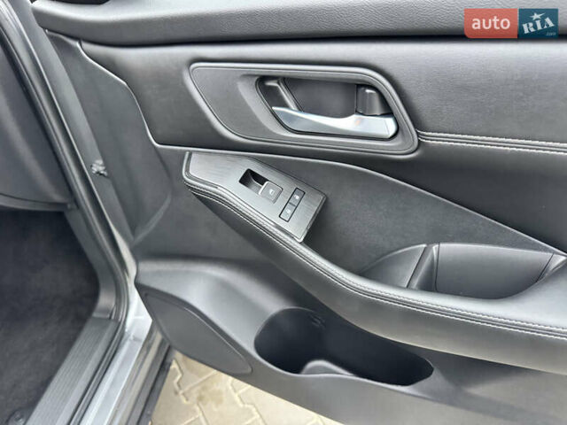 Серый Ниссан Rogue, объемом двигателя 1.5 л и пробегом 3 тыс. км за 26700 $, фото 48 на Automoto.ua