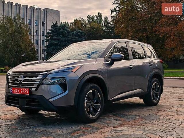 Серый Ниссан Rogue, объемом двигателя 1.5 л и пробегом 14 тыс. км за 24000 $, фото 4 на Automoto.ua