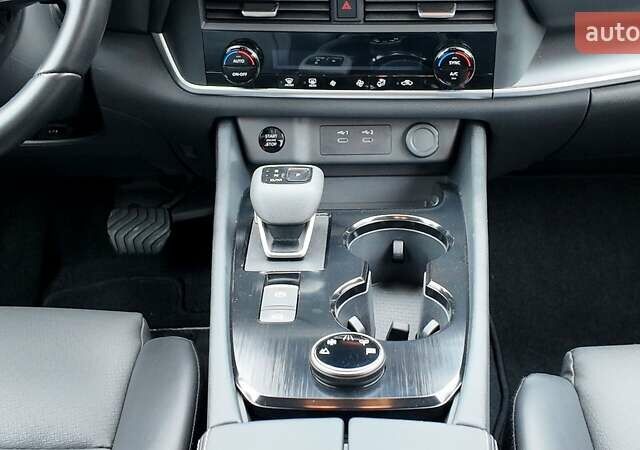 Сірий Ніссан Rogue, об'ємом двигуна 1.5 л та пробігом 4 тис. км за 25800 $, фото 35 на Automoto.ua